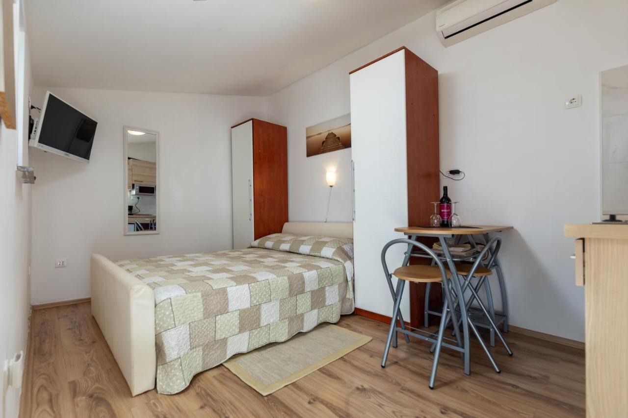 Apartments Elita 罗维尼 外观 照片