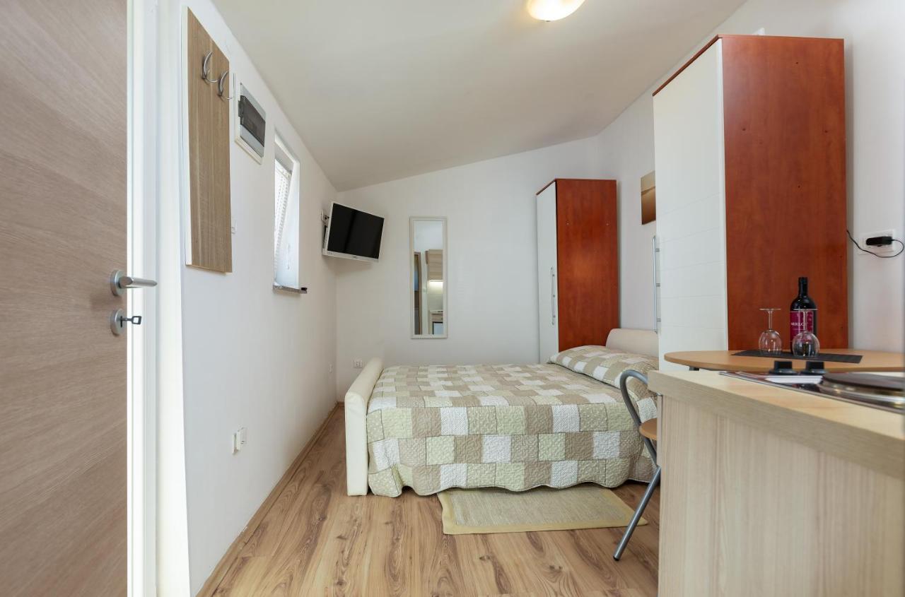Apartments Elita 罗维尼 外观 照片